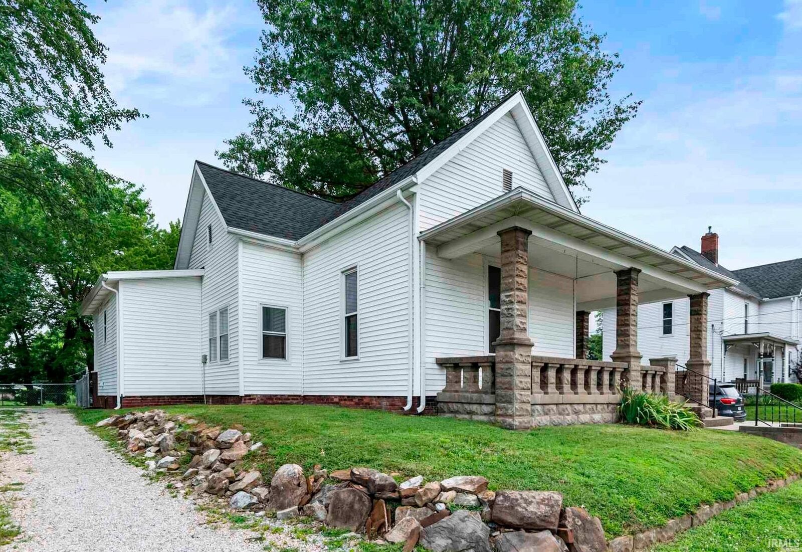 Property Photo:  613 W Walnut Street  IN 47601 