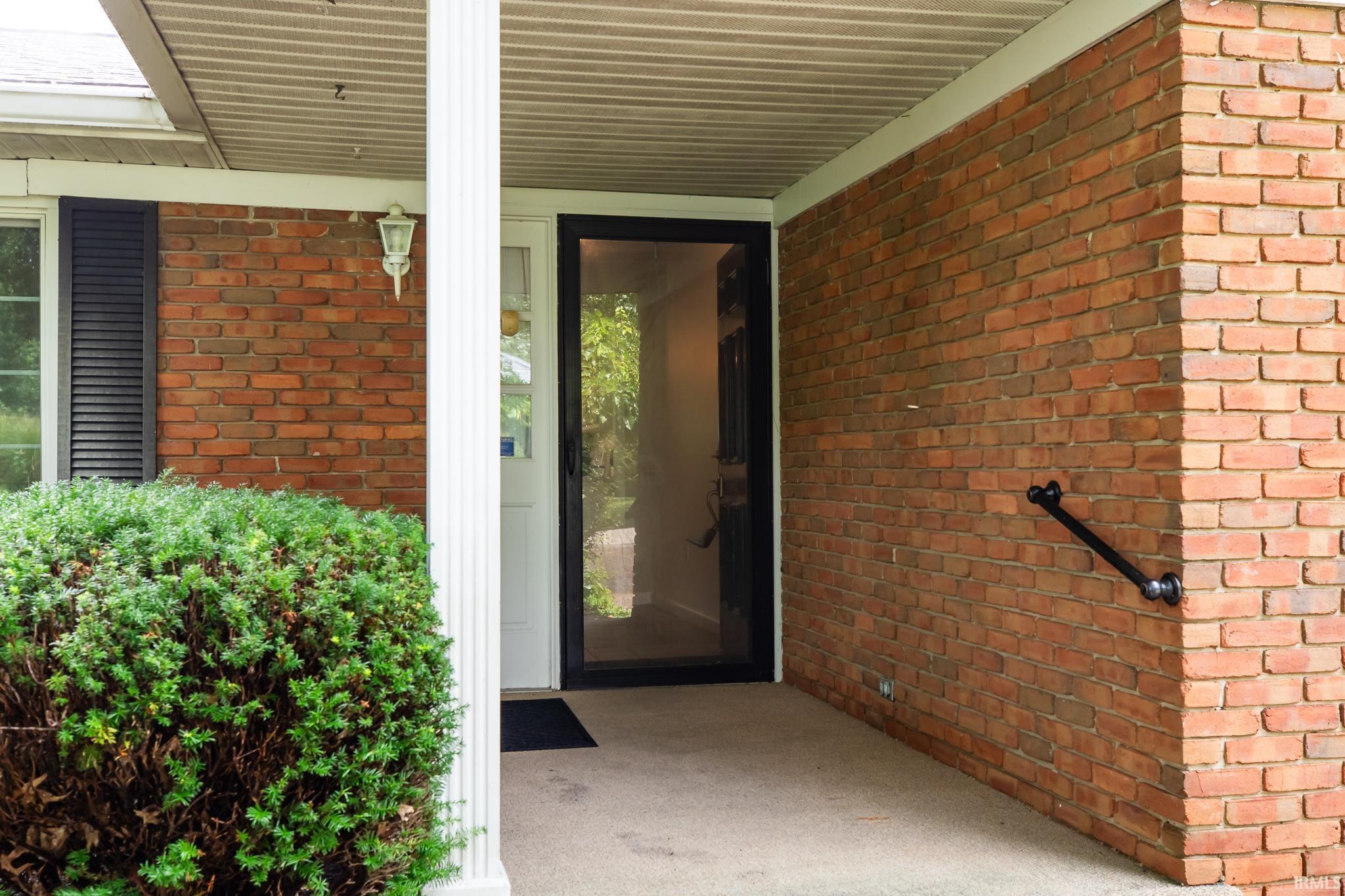 Property Photo:  2823 S Stratford Drive  IN 47401-4149 