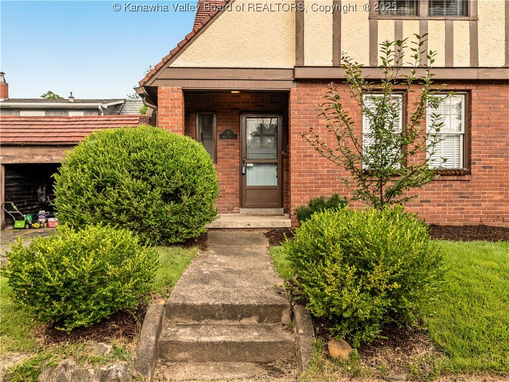Property Photo: 5 Manor Place WV 25311