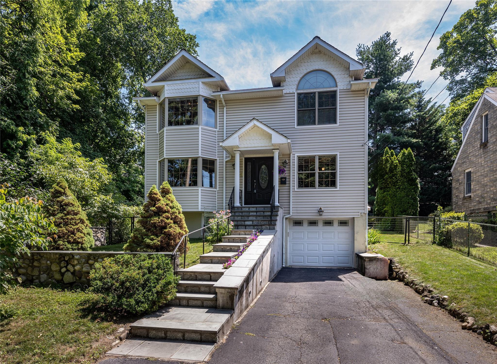 Property Photo:  84 Macarthur Lane  NY 10591 