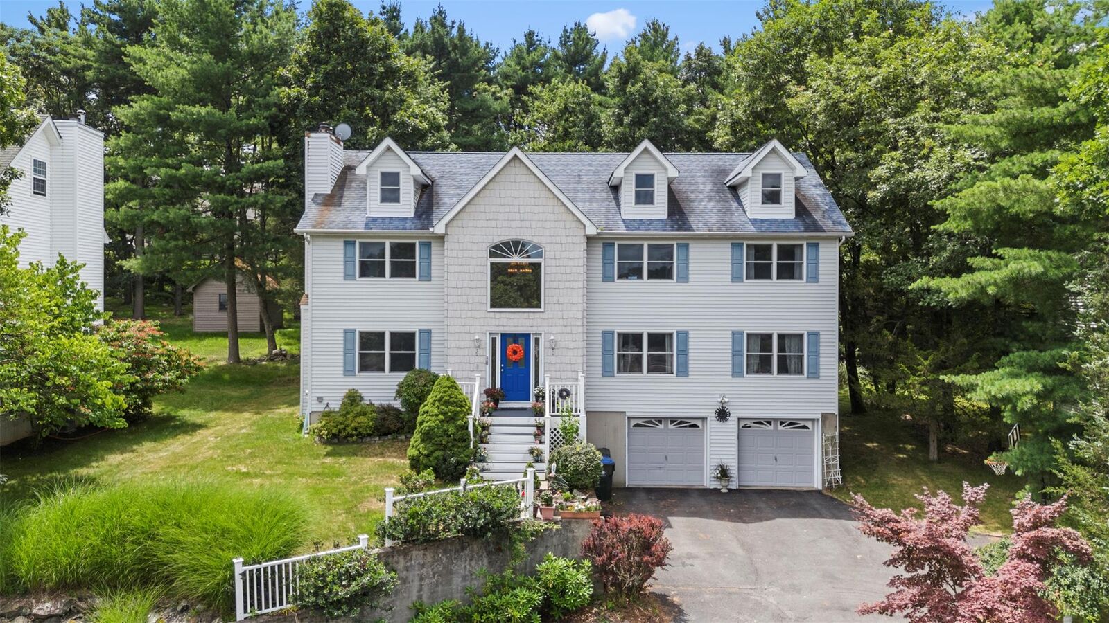 Property Photo:  9 Mount Ridge Court  NY 10950 