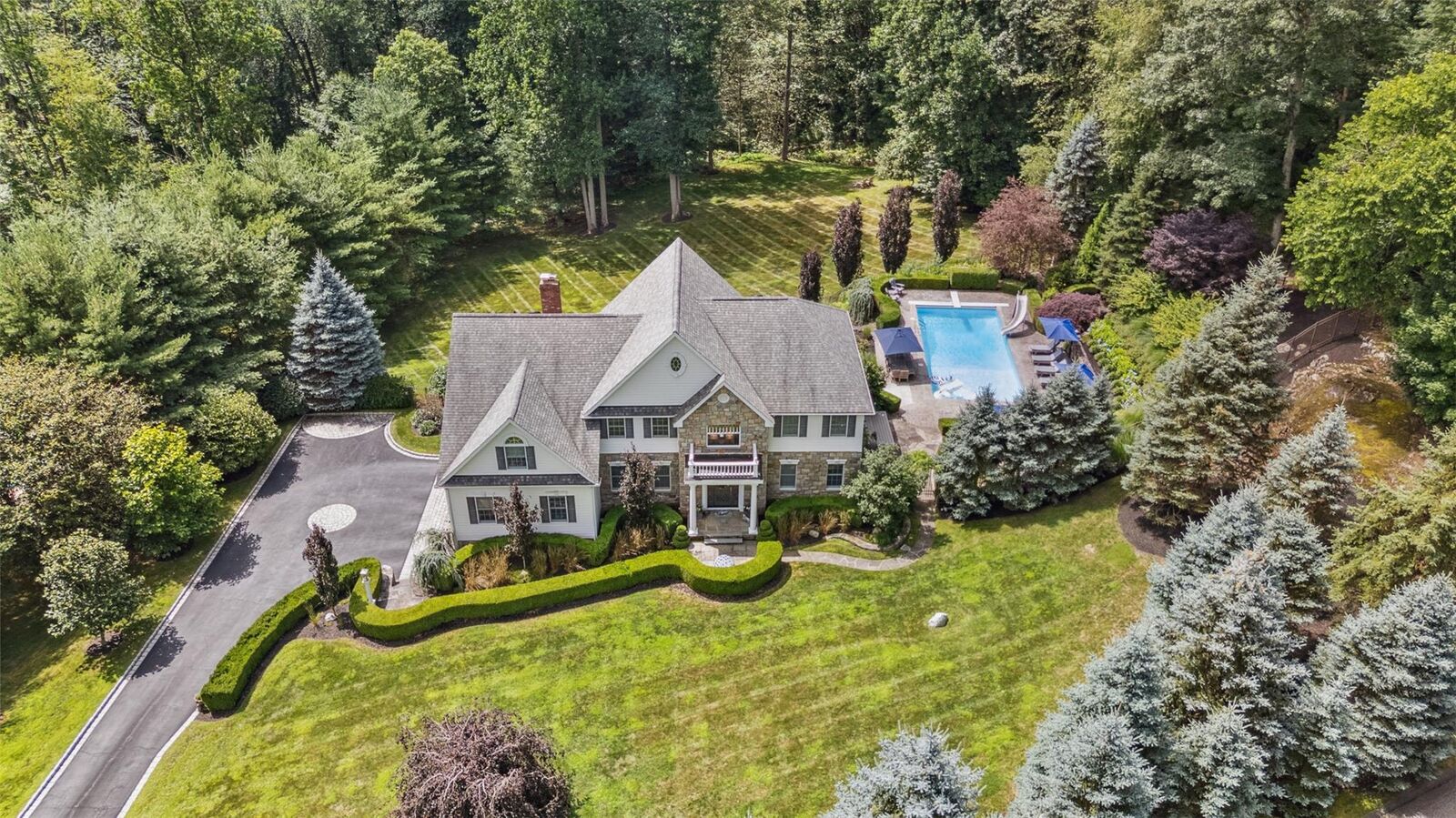 Property Photo: 6 Shard Court NY 10536
