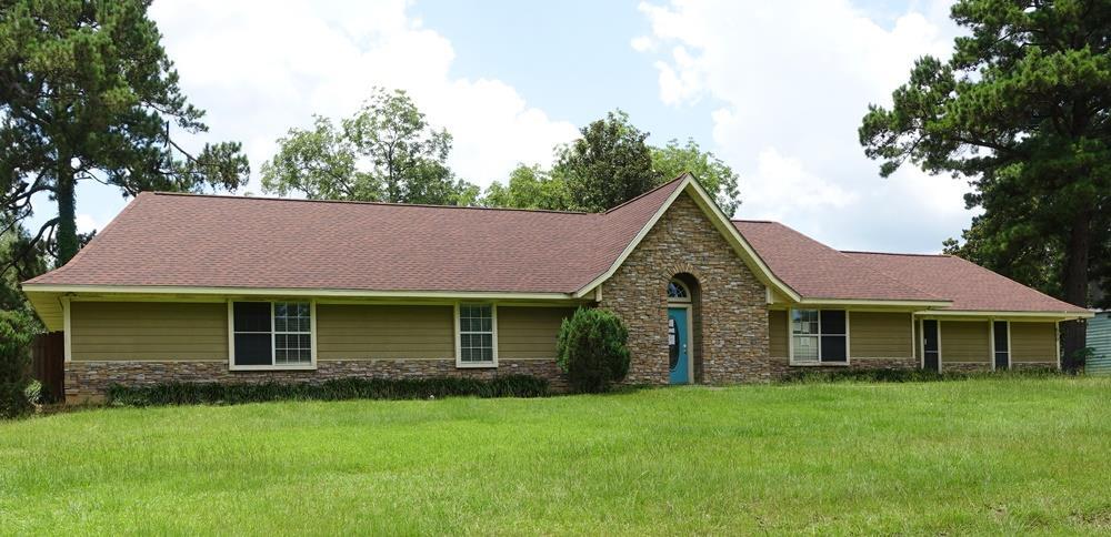 Property Photo: 600 Daily Street TX 75951