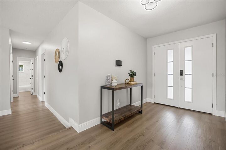 Property Photo: 8602 Larwin Lane FL 32817