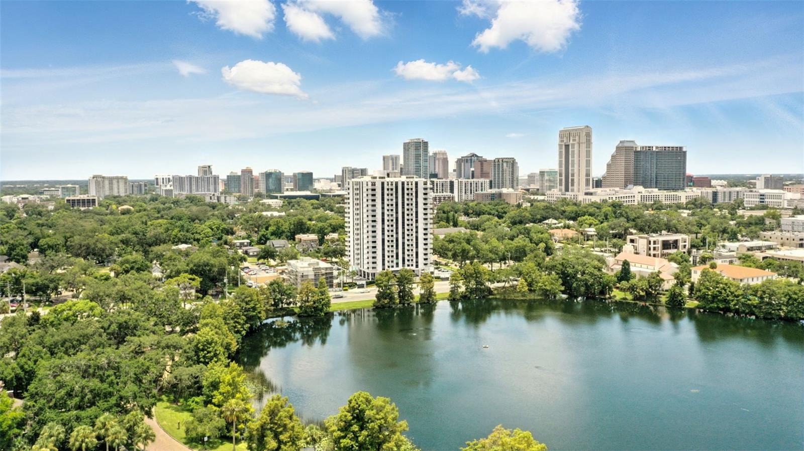 Property Photo: 400 E Colonial Drive 806 FL 32803