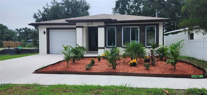 Property Photo:  2615 E 38th Avenue  FL 33610 