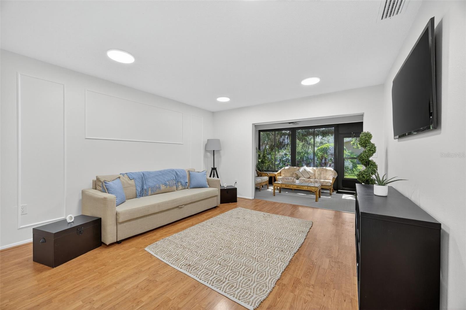 Property Photo:  1214 Tallywood Drive 7020  FL 34237 