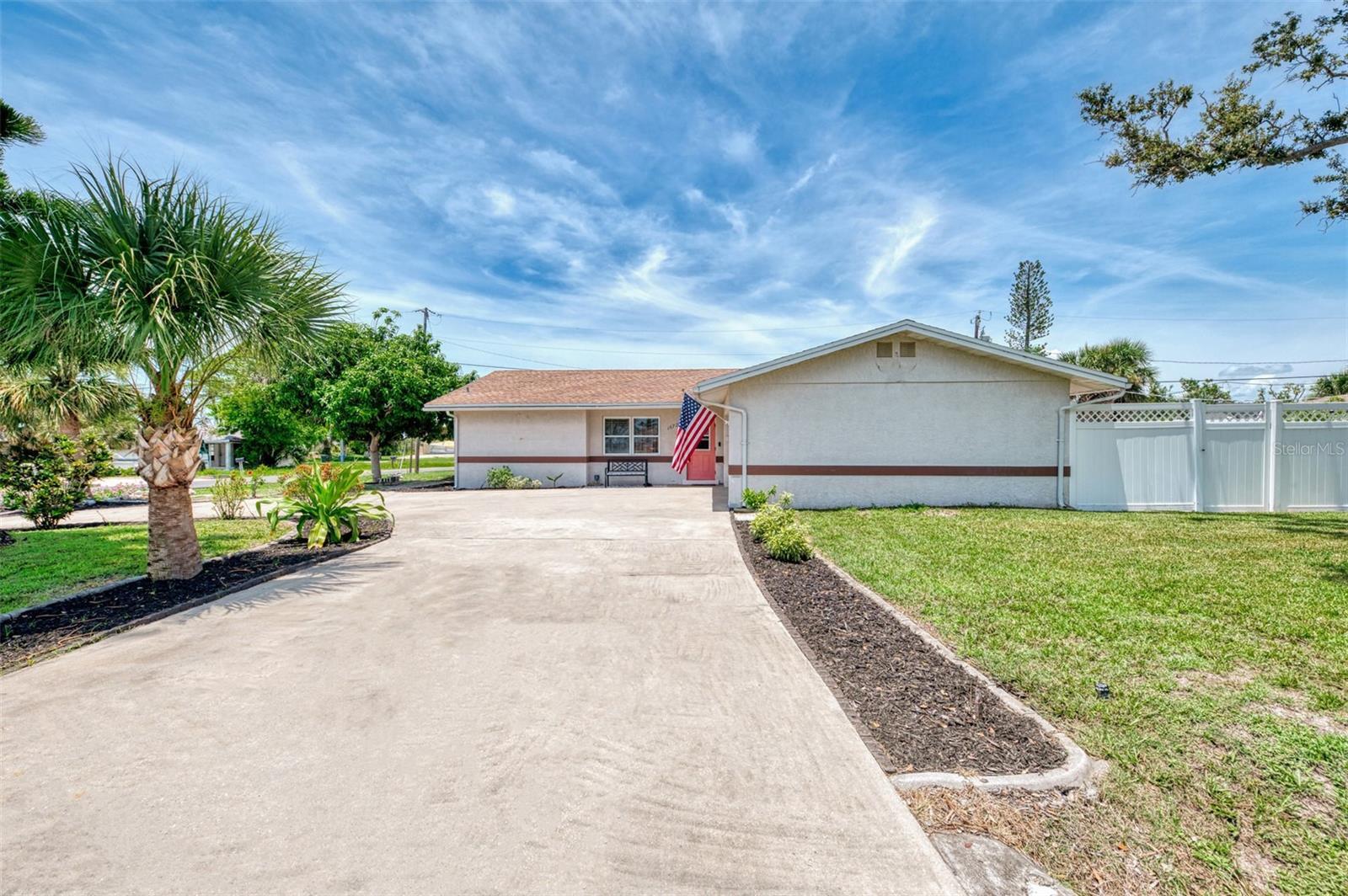 Property Photo:  1672 Jupiter Road  FL 34293 