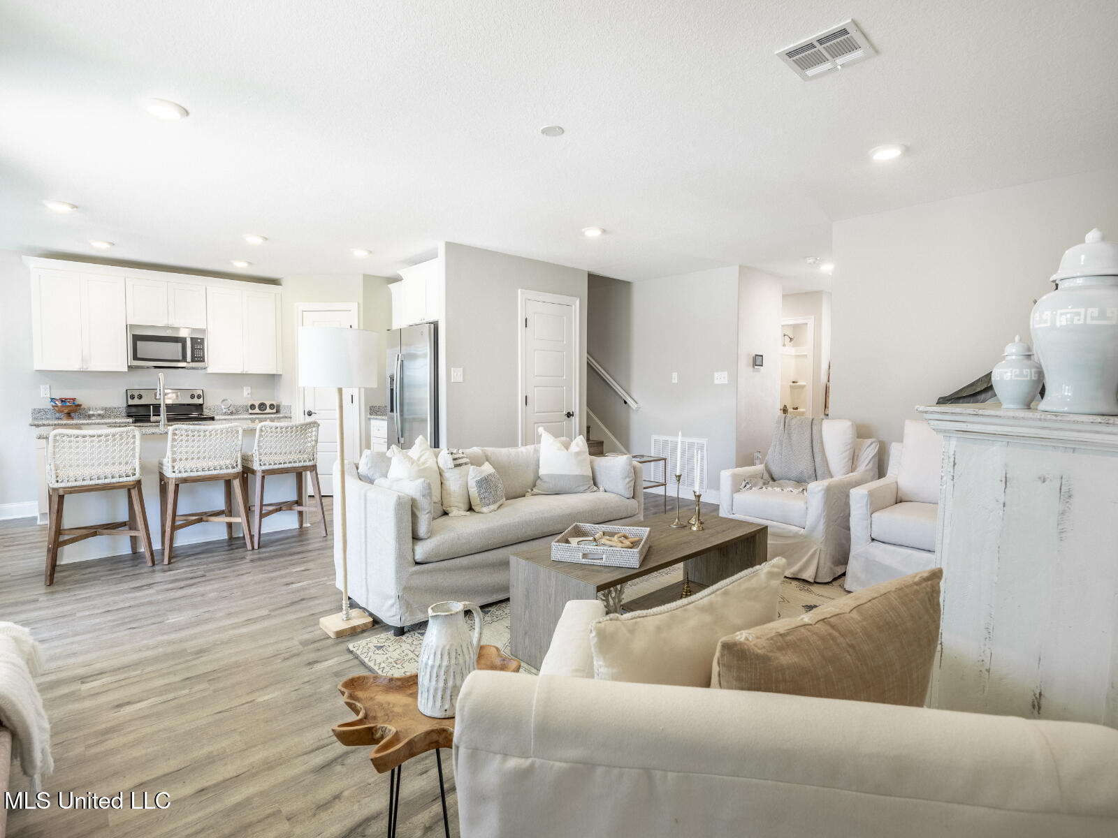Property Photo: 9700 W Oaklawn Road MS 39532
