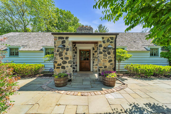 Property Photo: 625 E Juniper Ln WI 53092
