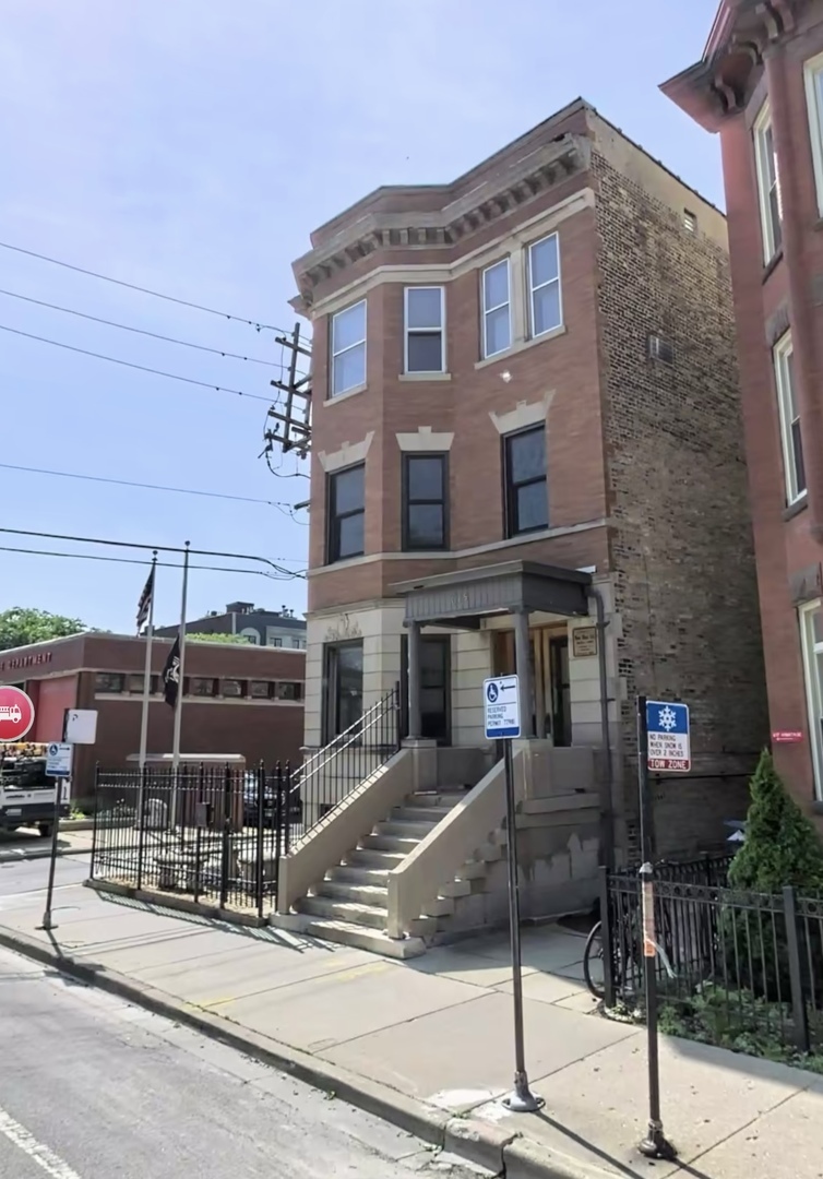 615 W Armitage Avenue 1  Chicago IL 60614 photo