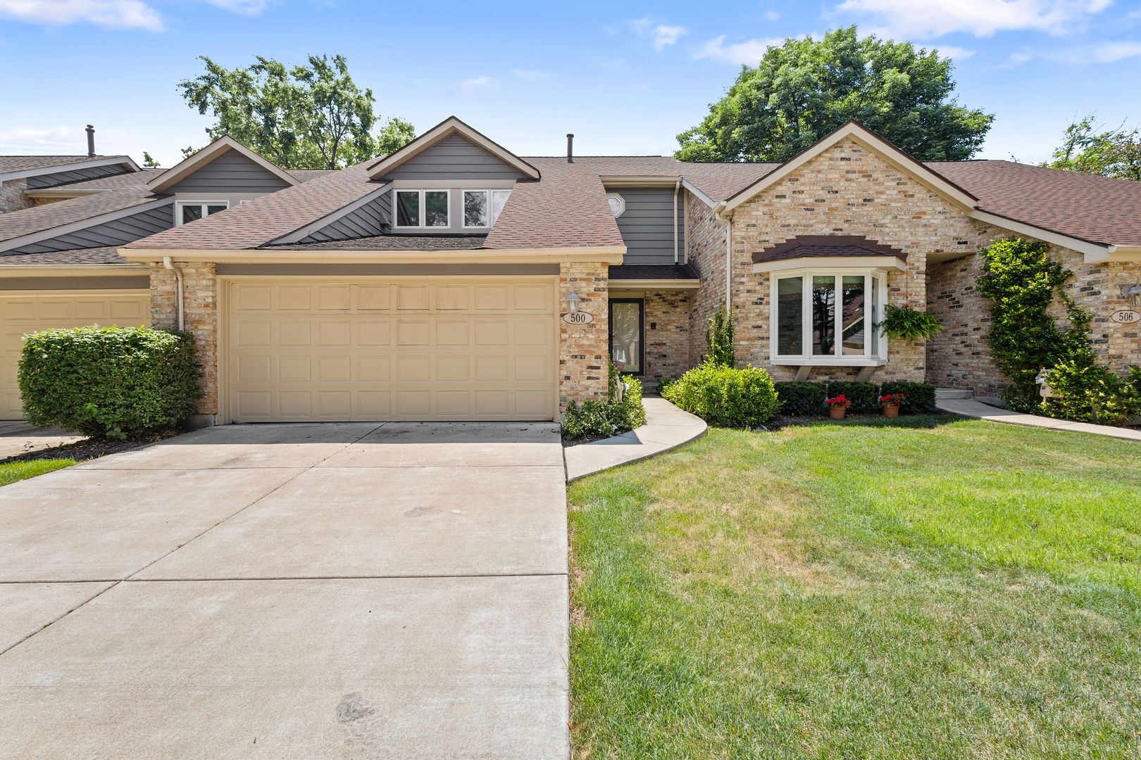 Property Photo: 500 W Evergreen Street IL 60187