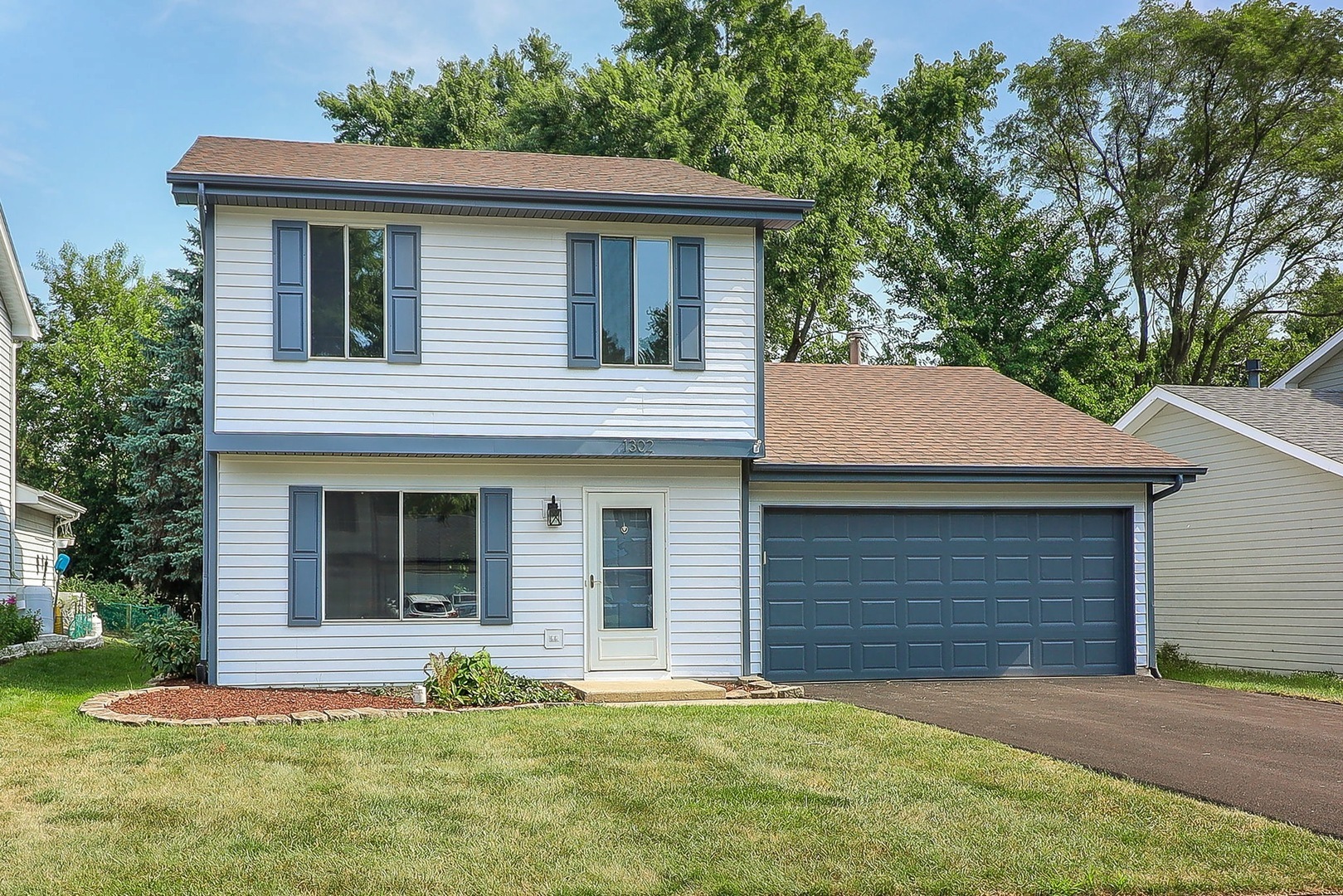 Property Photo: 1302 Haverhill Circle IL 60563
