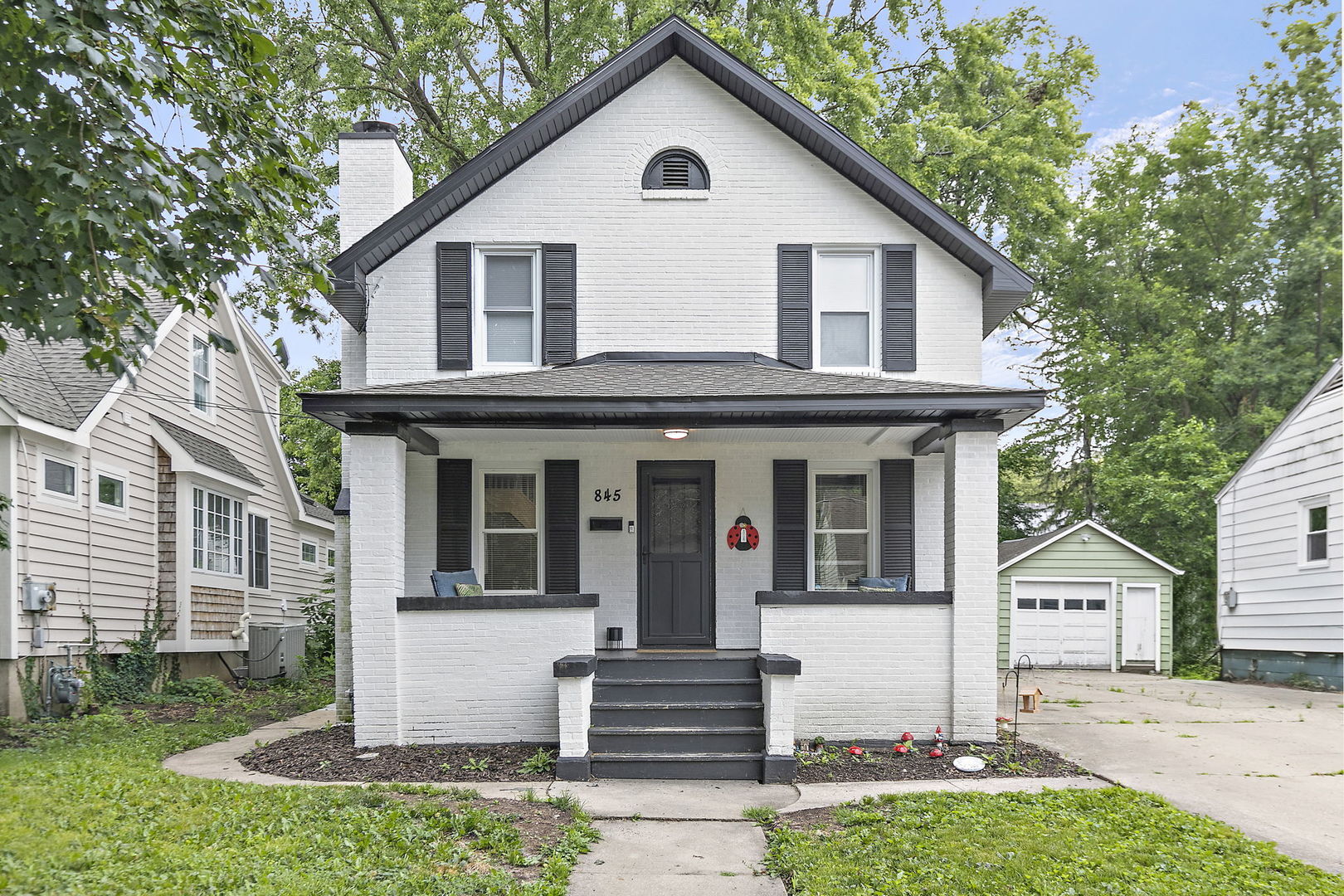 Property Photo:  845 N 10th Street  IL 60115 