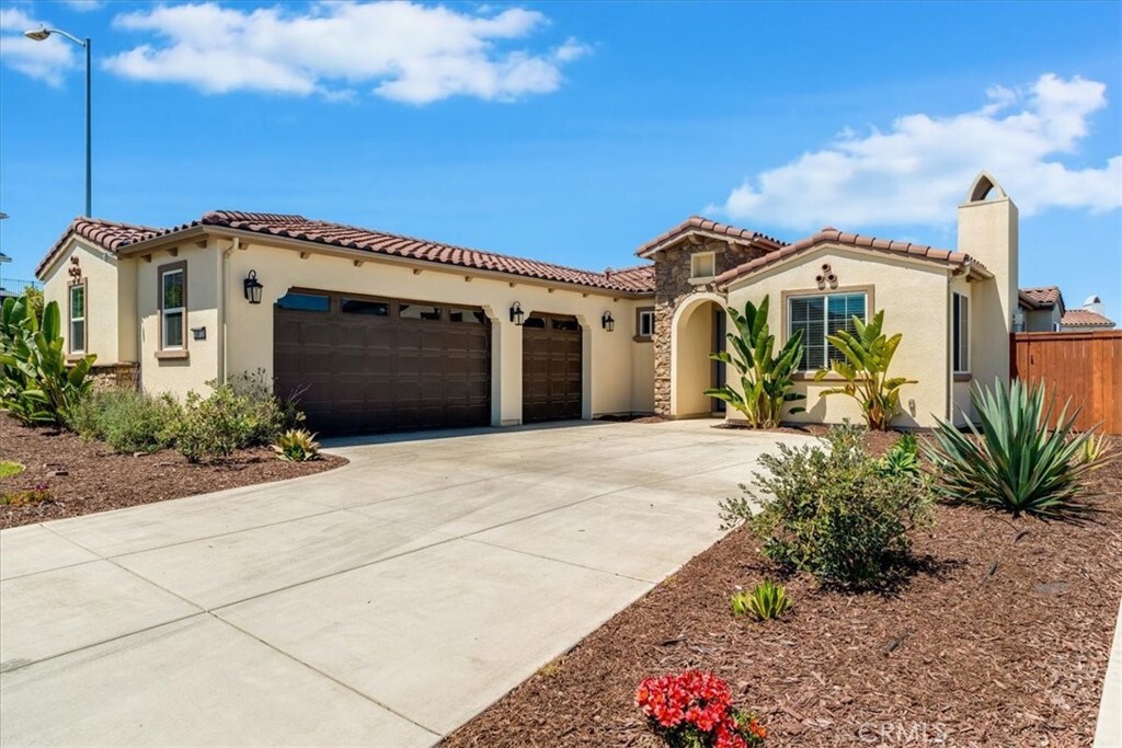 Property Photo:  5813 Foxglove Court  CA 93455 