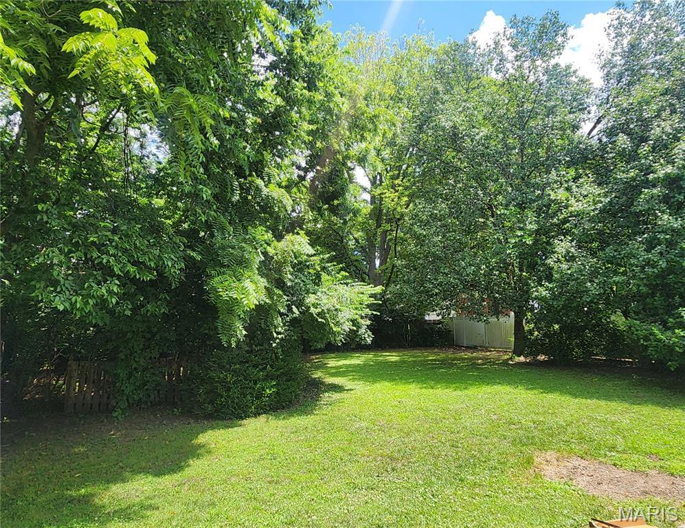 Property Photo: 11206 Lakewood Crossing Drive MO 63044