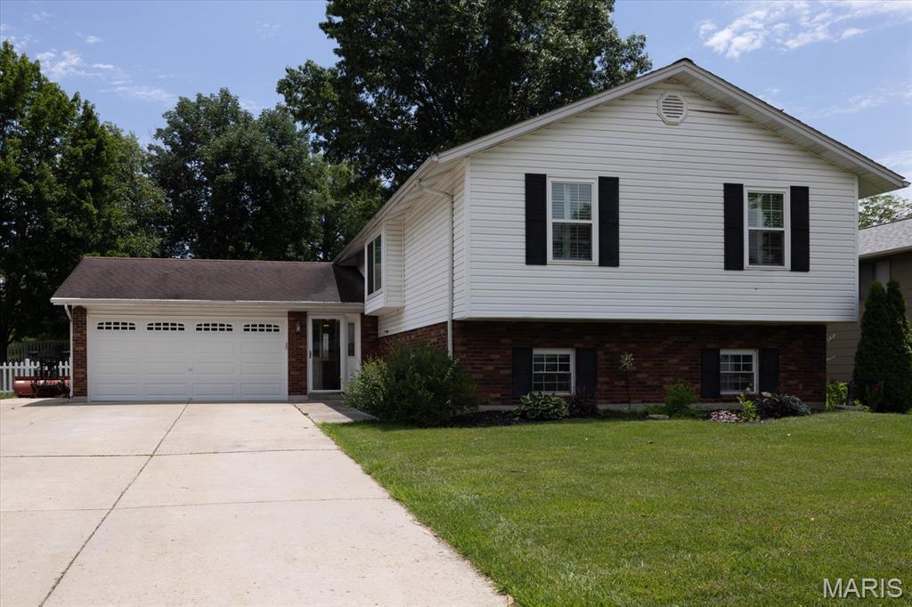 1715 Foxglove Drive  St Charles MO 63303 photo