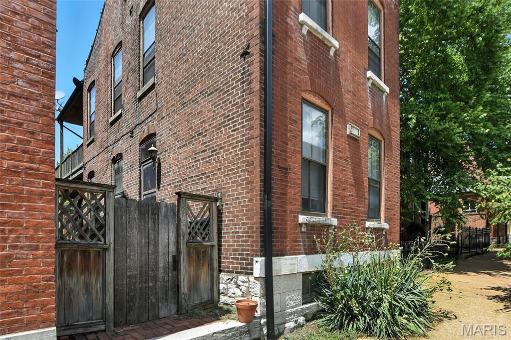 Property Photo: 2209 Menard Street MO 63104