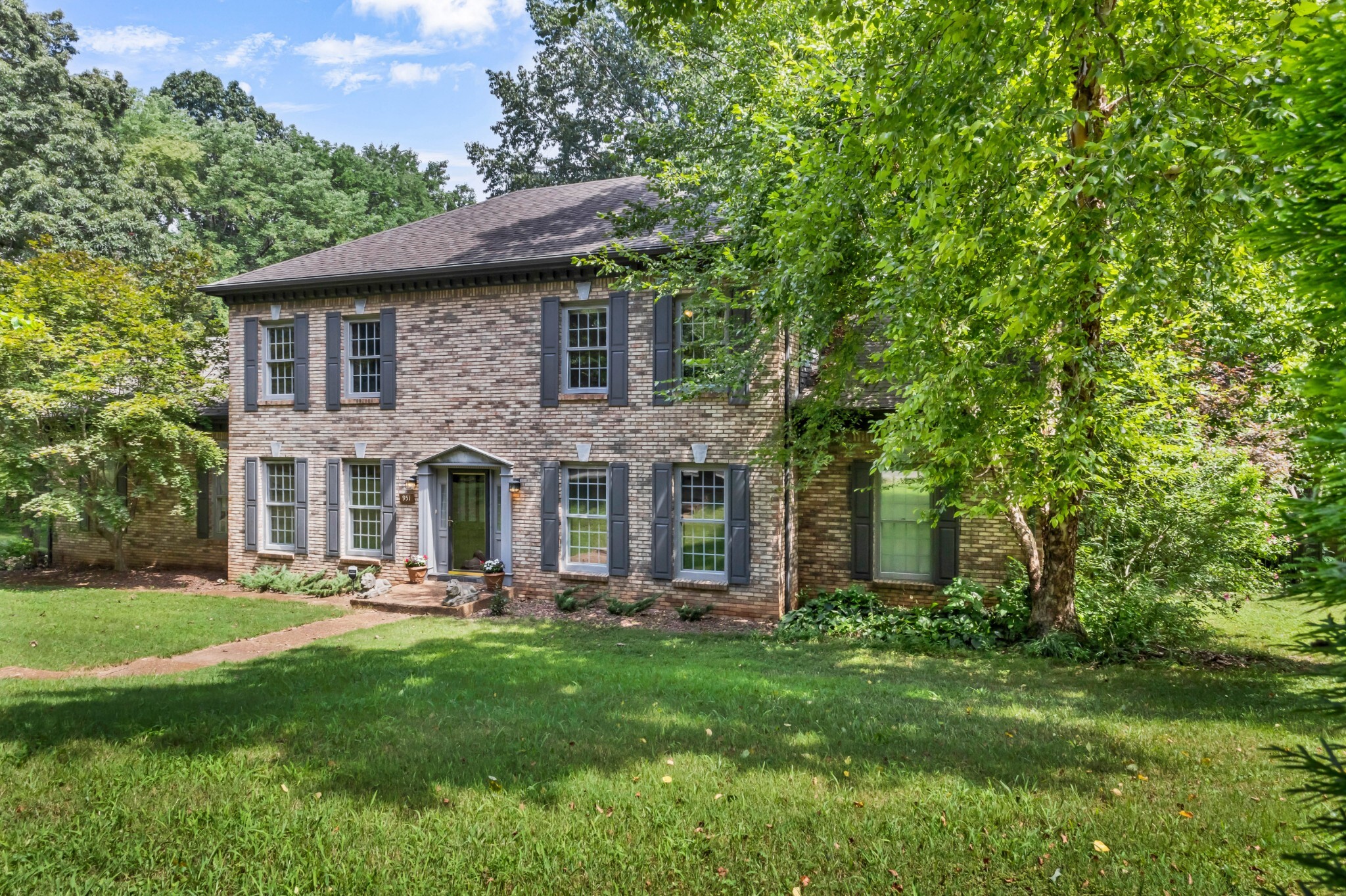 Property Photo: 951 Ridgewood Dr TN 37043