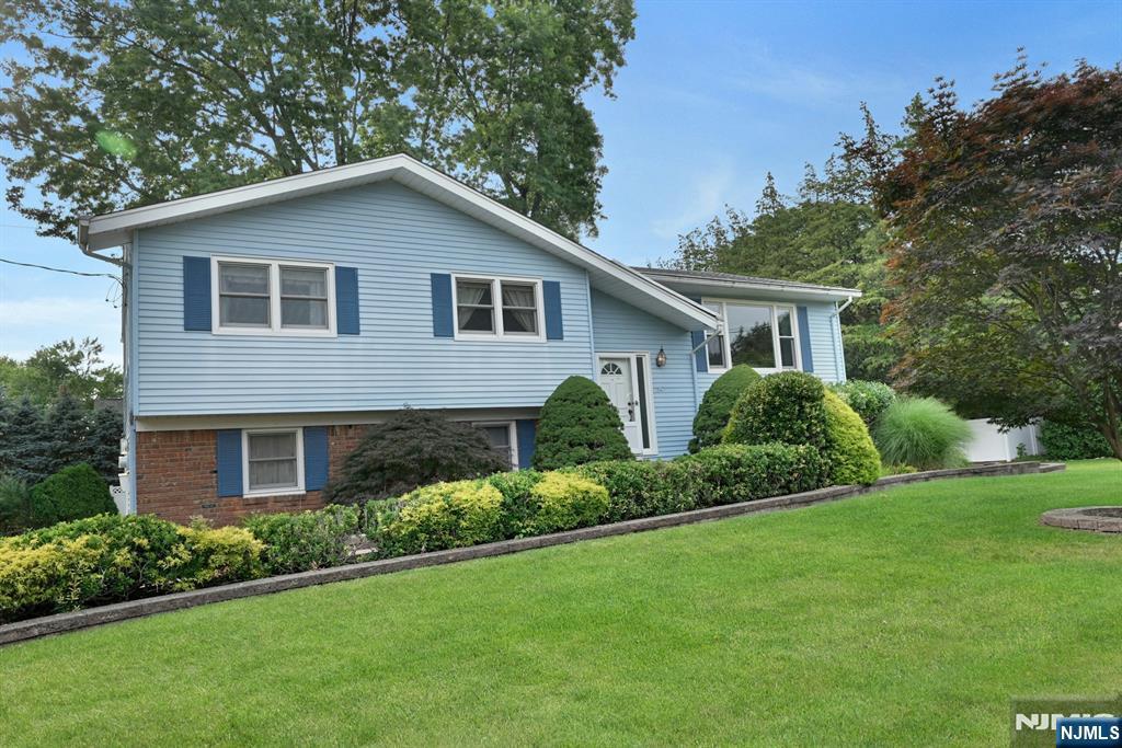 260 Forest Avenue  Emerson NJ 07630 photo