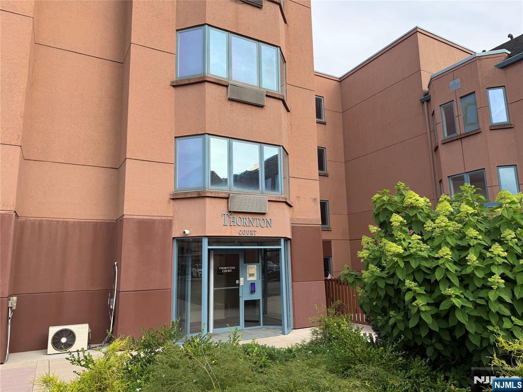 Property Photo:  405 Thornton Court 405  NJ 07020 