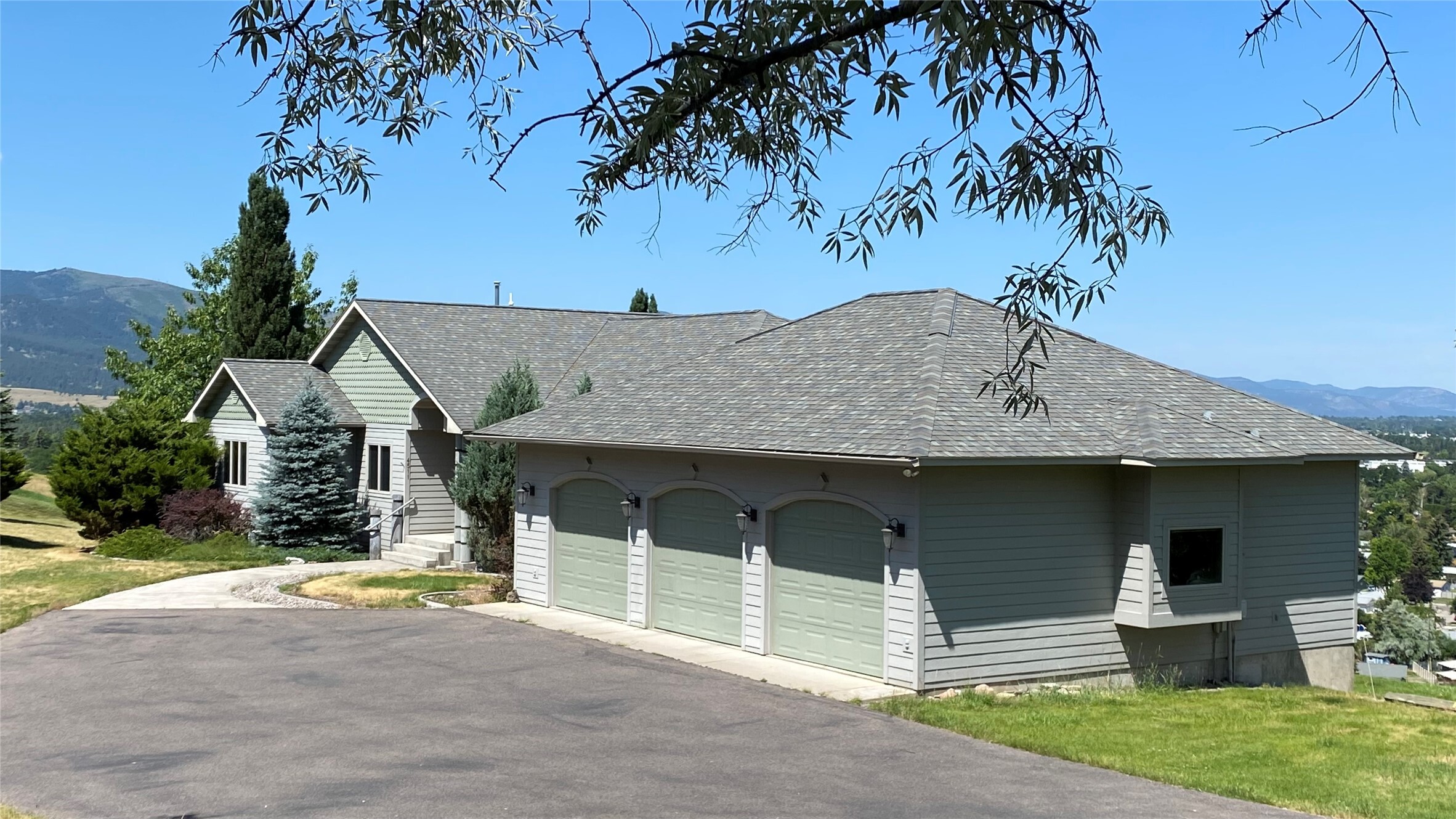 Property Photo: 4511 Hillview Way MT 59803
