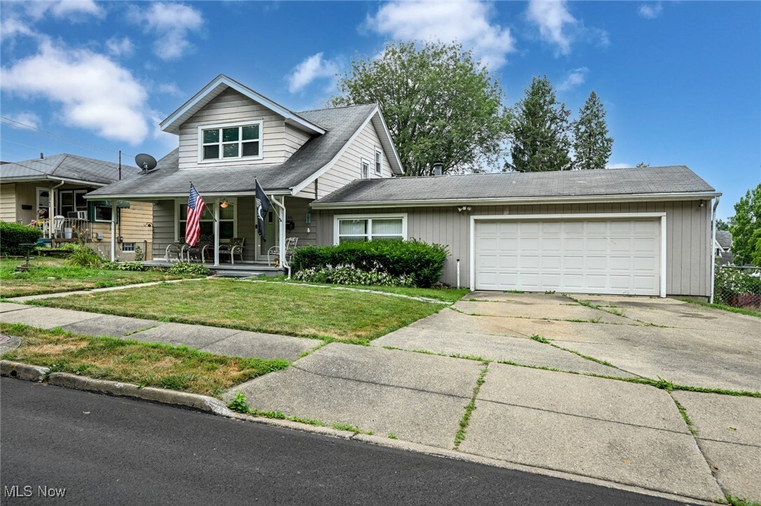 Property Photo: 1266 Pitkin Avenue OH 44310