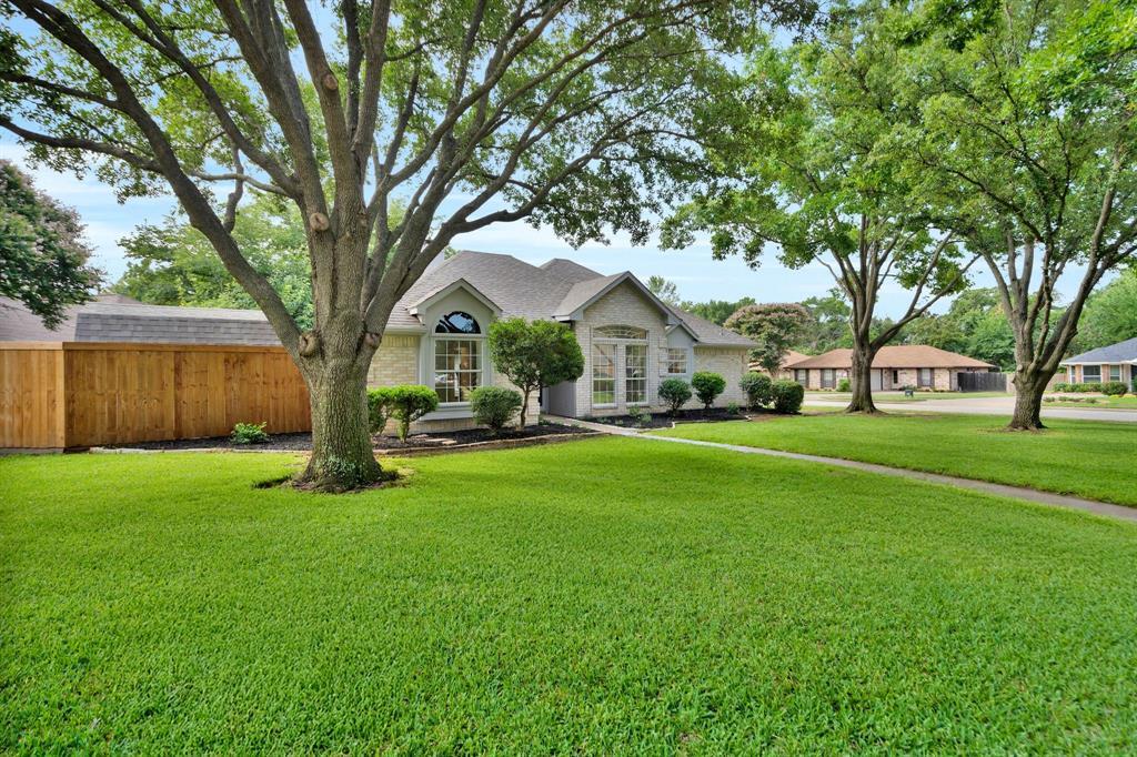Property Photo: 2233 Woodview Drive TX 75028