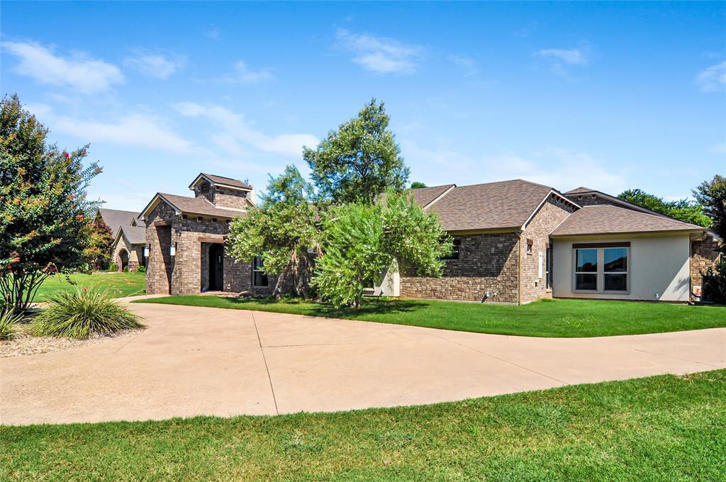 Property Photo:  1803 W Emerald Bend Court  TX 76049 