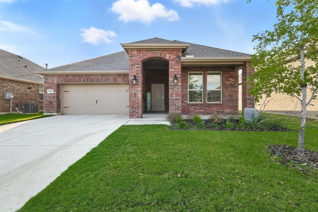 Property Photo: 2907 Trusting Way TX 76227