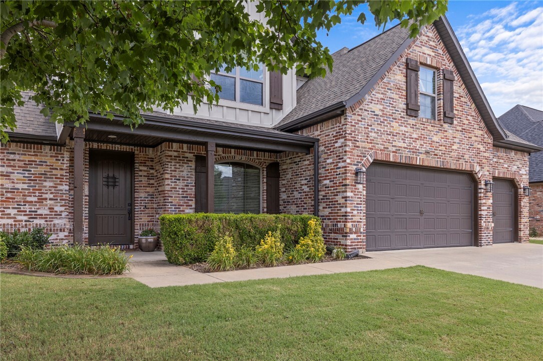 Property Photo: 6501 S 35th Street AR 72758