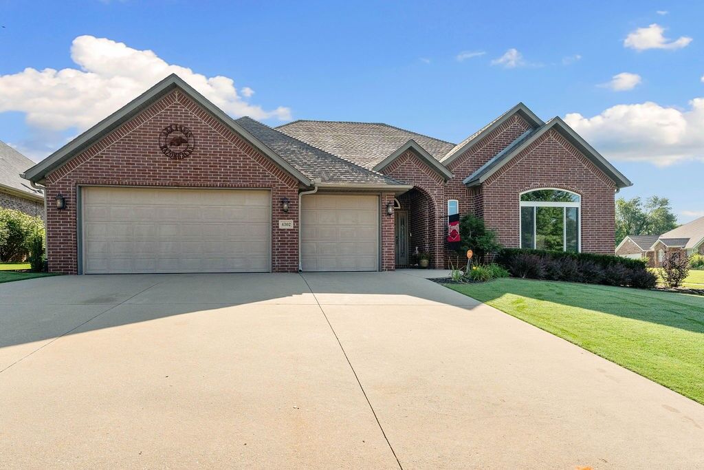 Property Photo:  4302 Kensington Avenue  AR 72712 