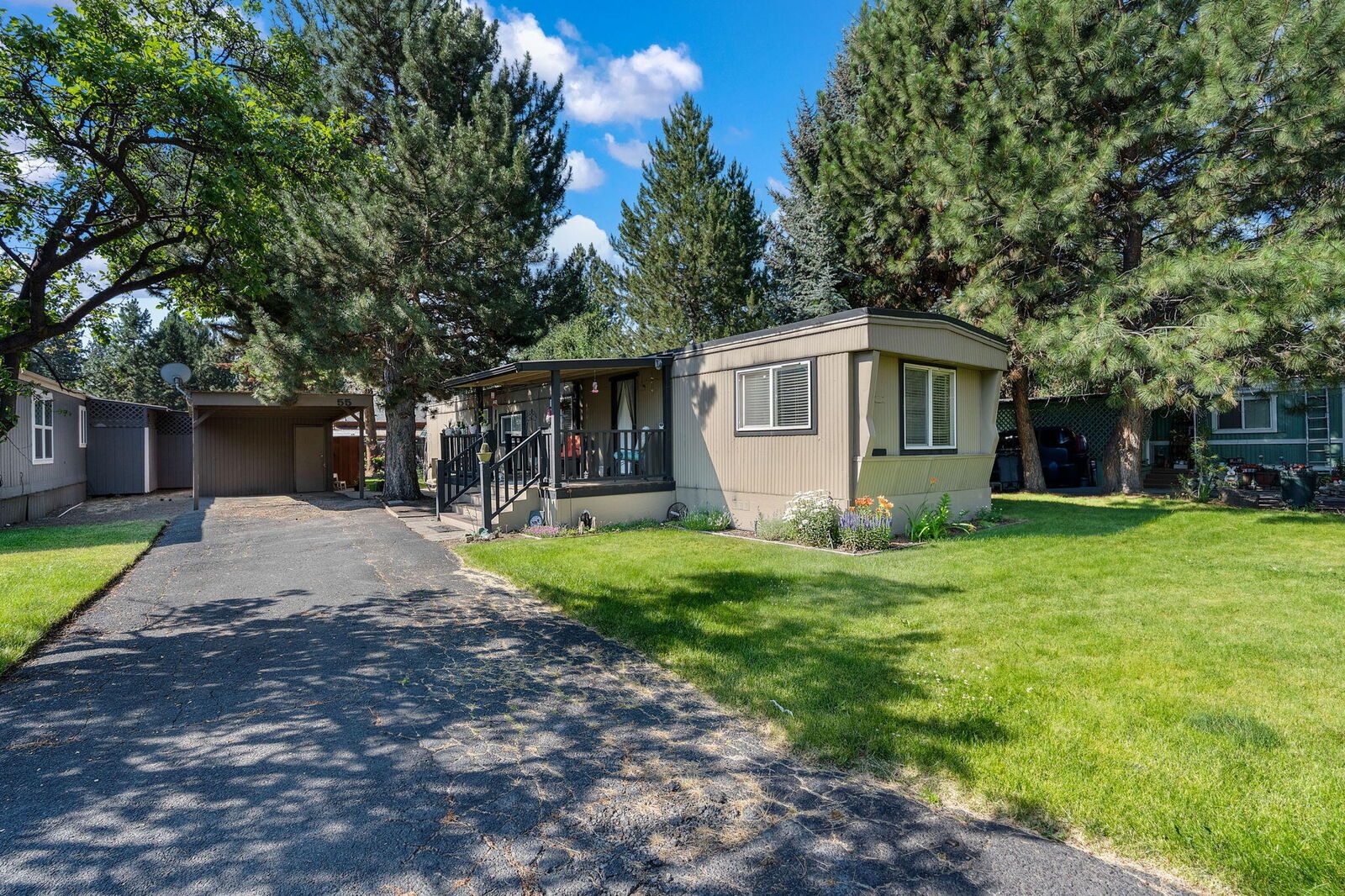 Property Photo: 61445 SE 27th Street 55 OR 97702