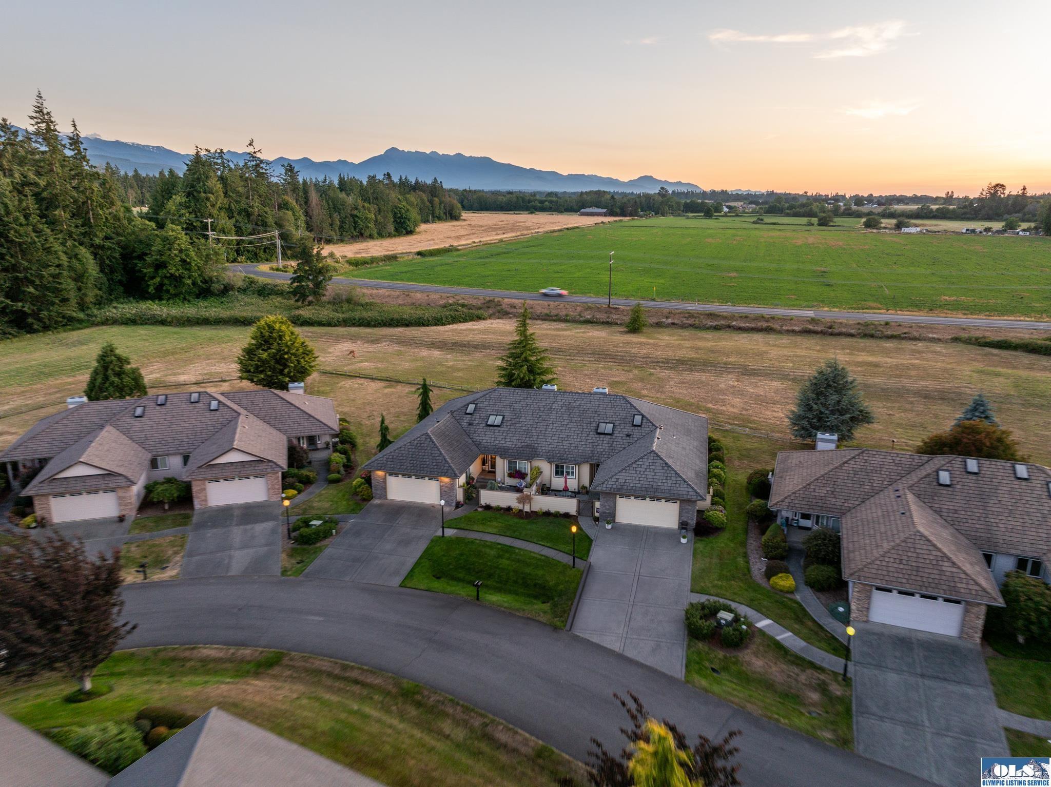 Property Photo: 120 Cascadia Loop WA 98382