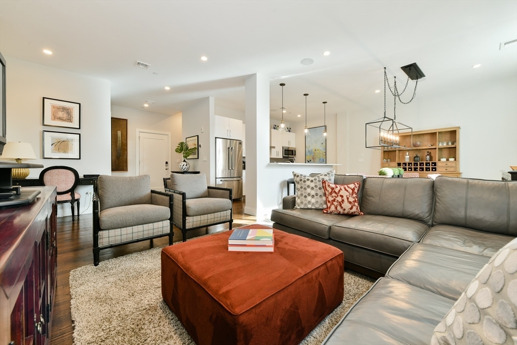 Property Photo: 225 Dorchester St 10 MA 02127