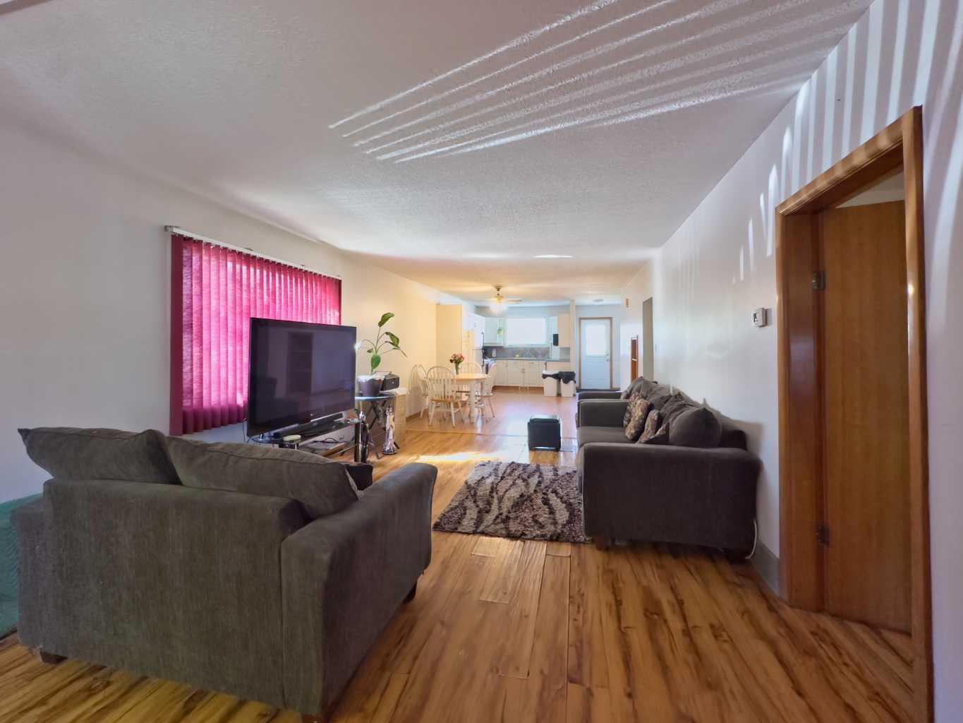 Photo de la propriété: 13205 15 Avenue AB T0K 0E0