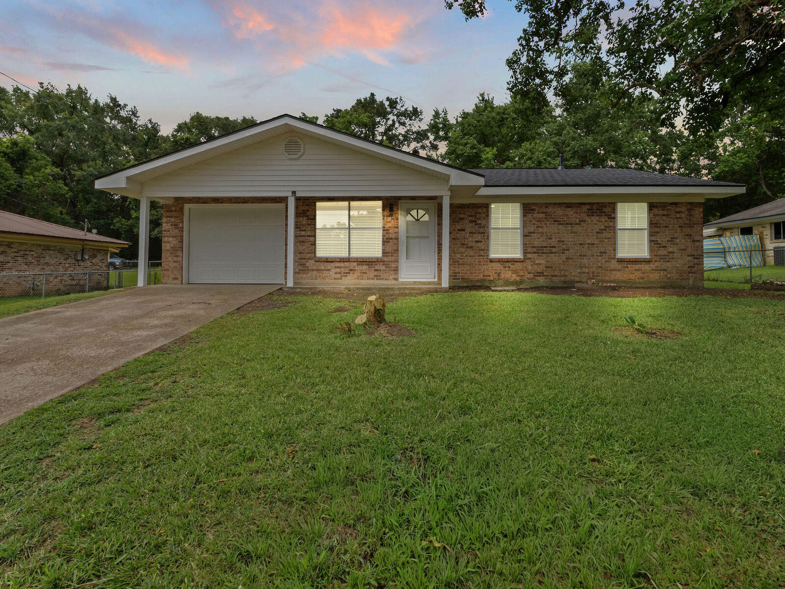 Property Photo:  105 Nelda Street  LA 71446 