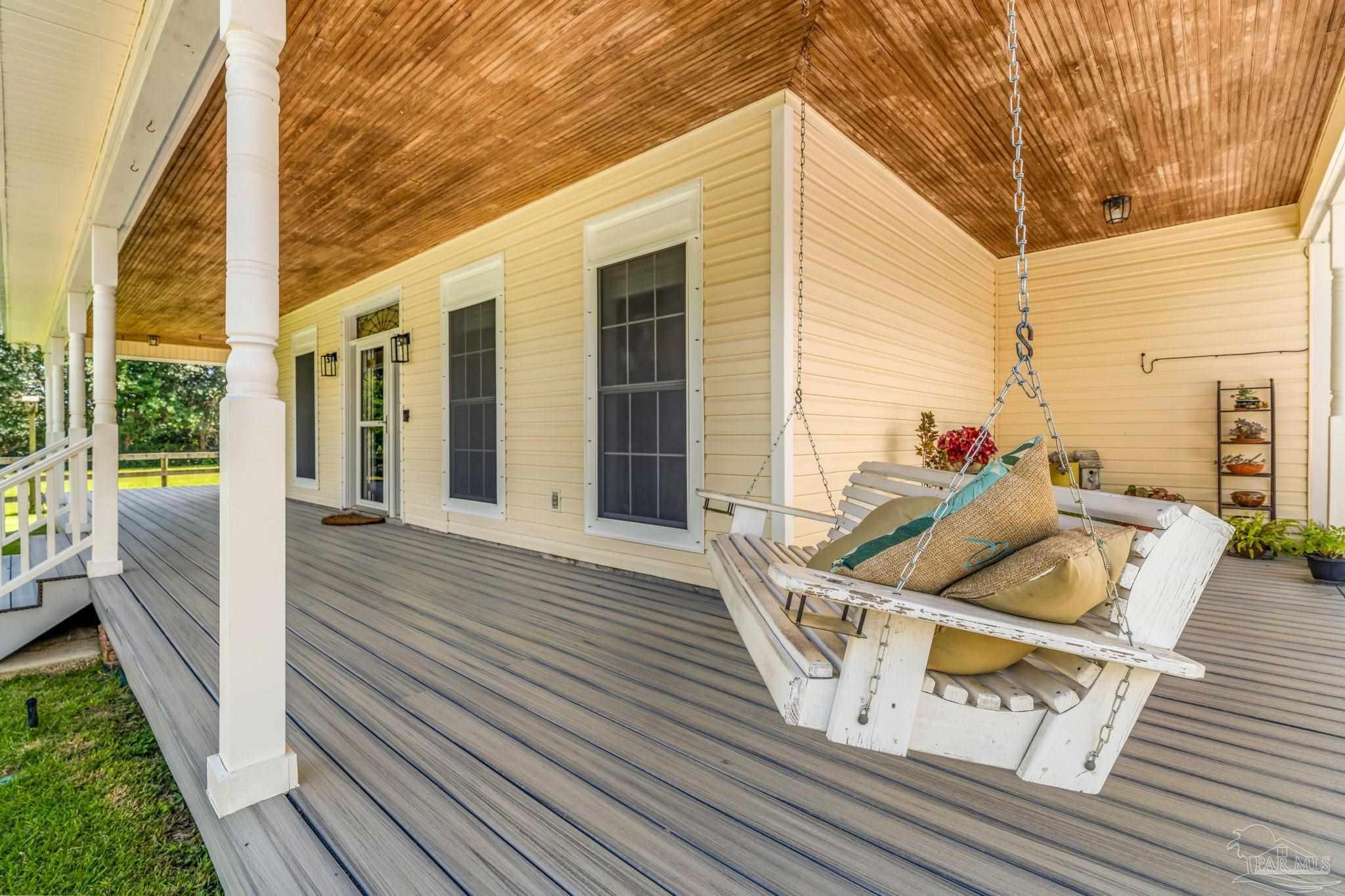 Property Photo: 3121 Hwy 297 A FL 32533