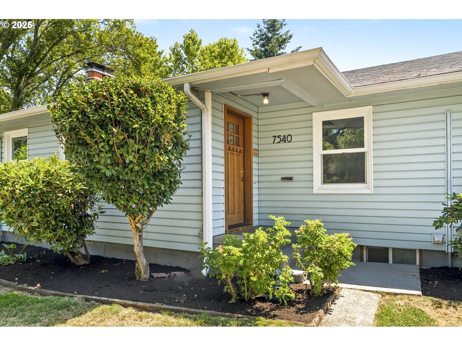Property Photo:  7540 N Reno Ave  OR 97203 