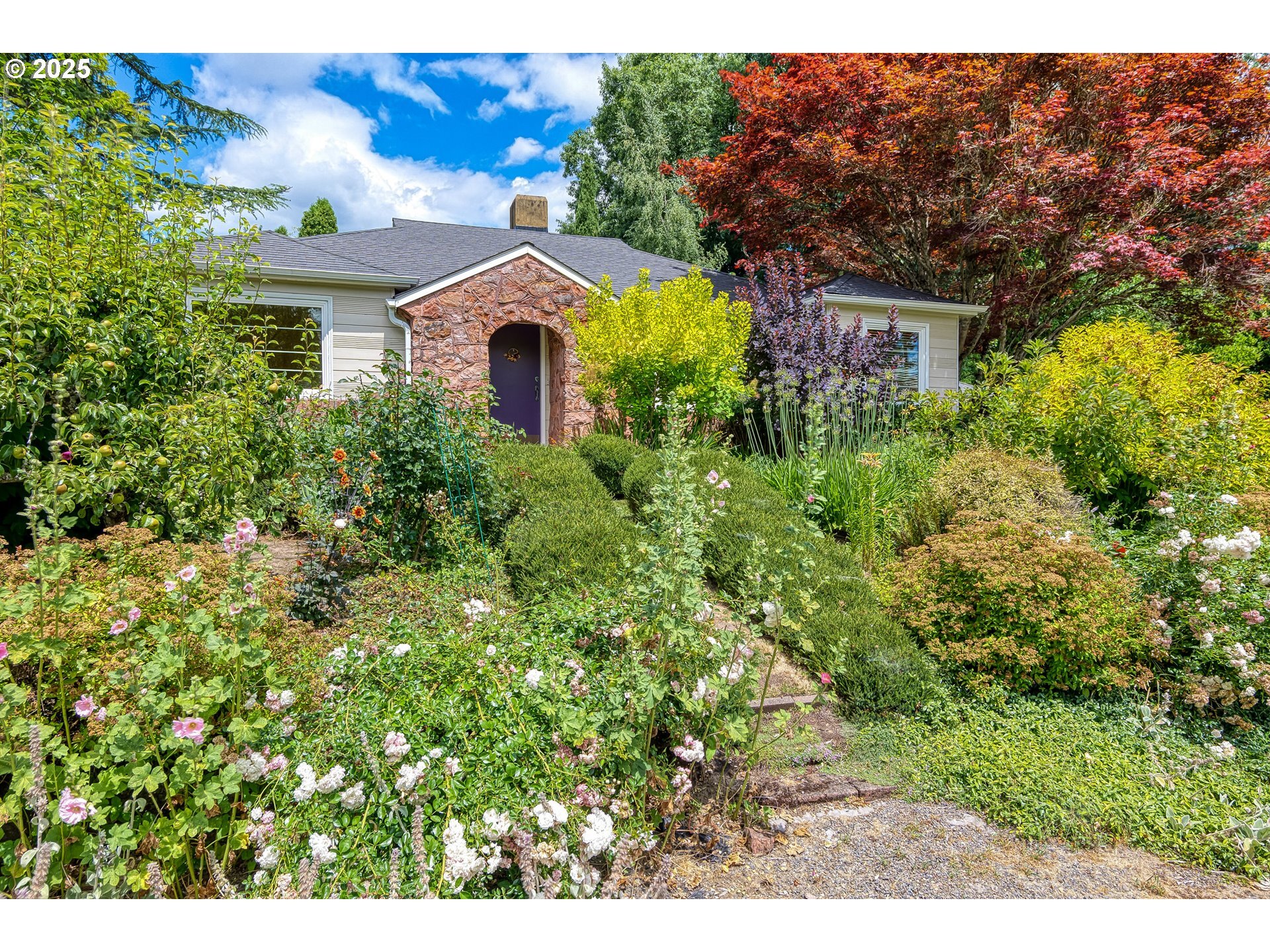 8285 SW Parrway Dr  Portland OR 97225 photo