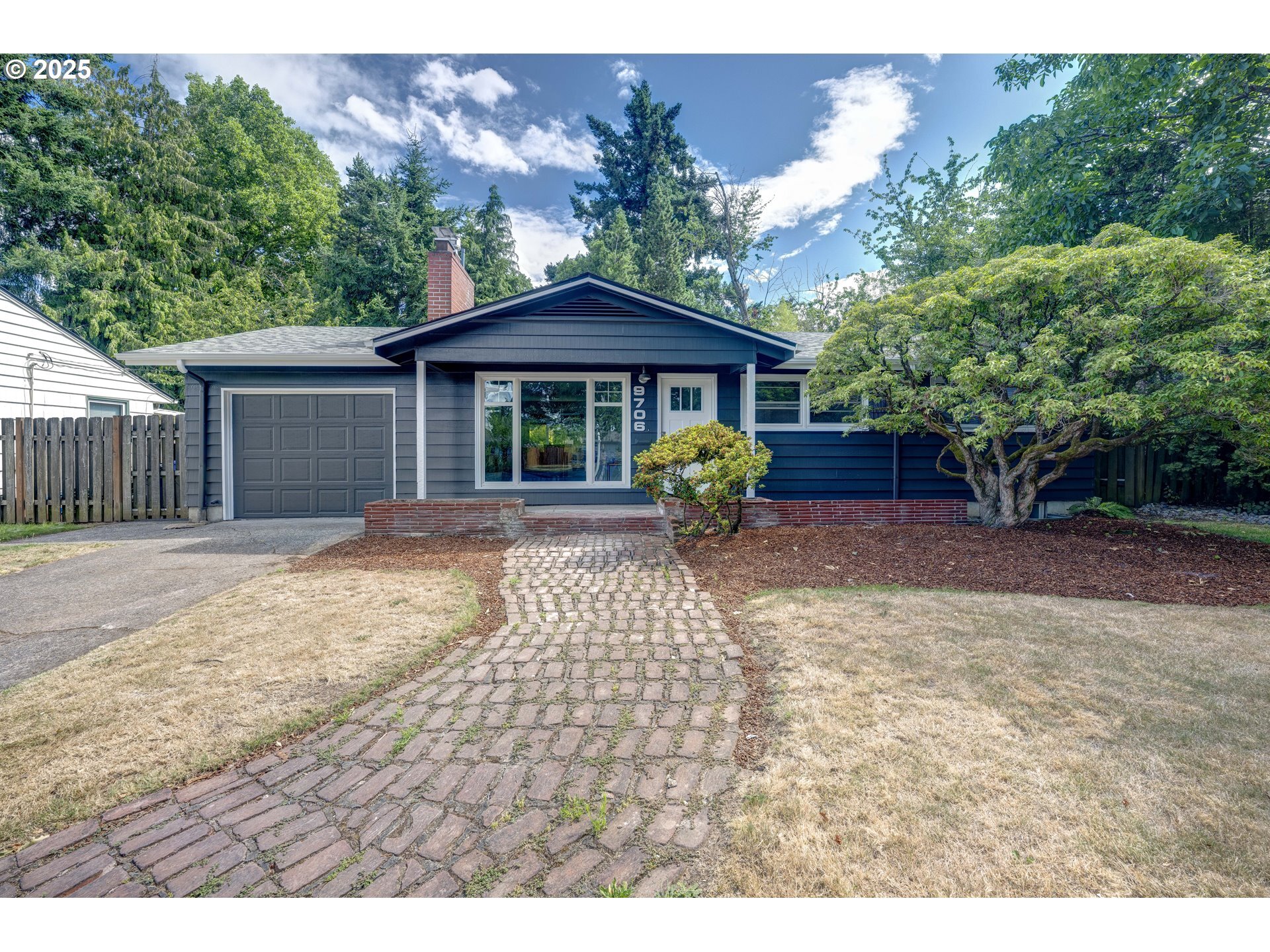 9706 SE Grant Ct  Portland OR 97216 photo