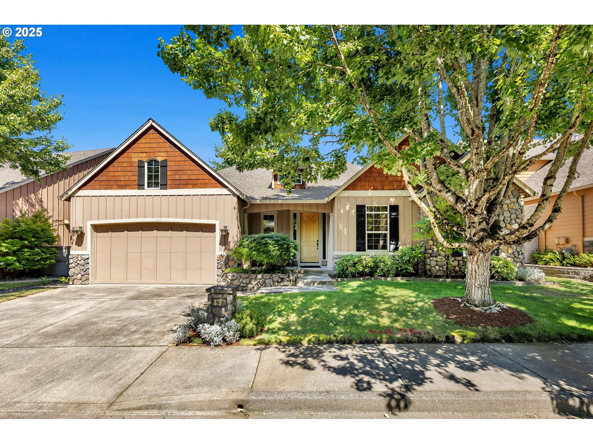 Property Photo: 19606 SE 26th Way WA 98607