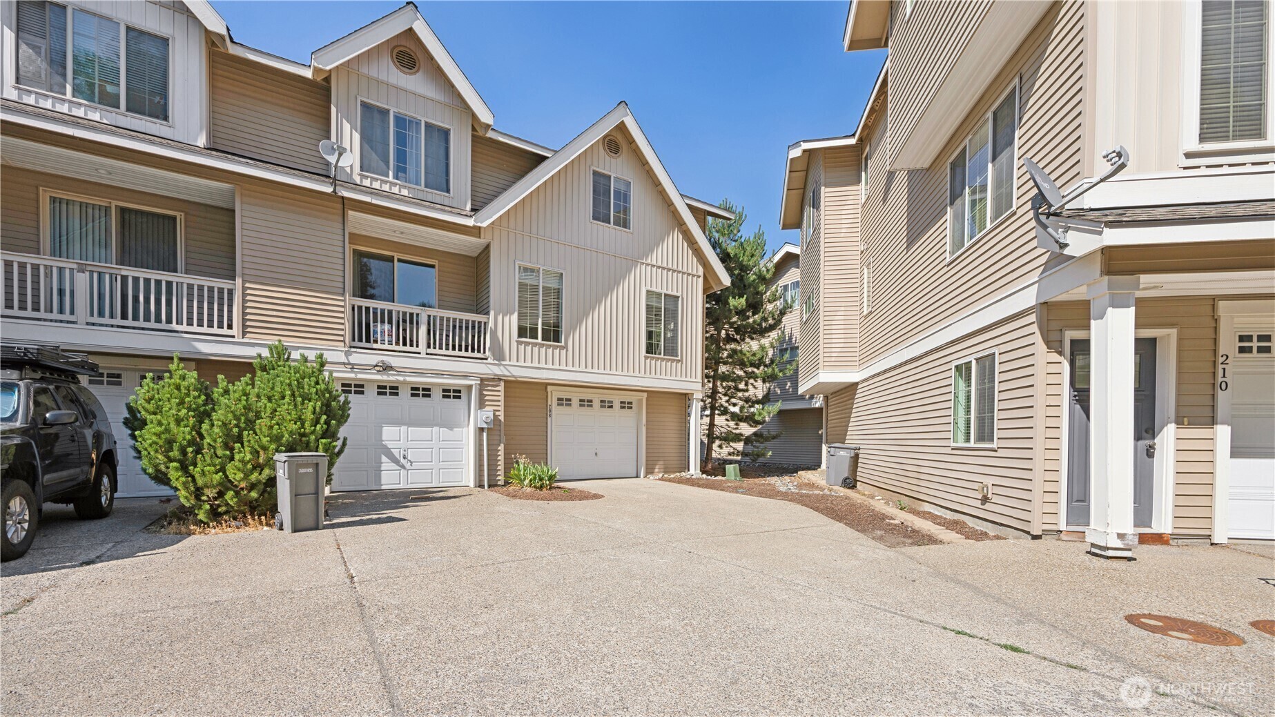 Property Photo:  208  Sagebrook Lane  WA 98922 