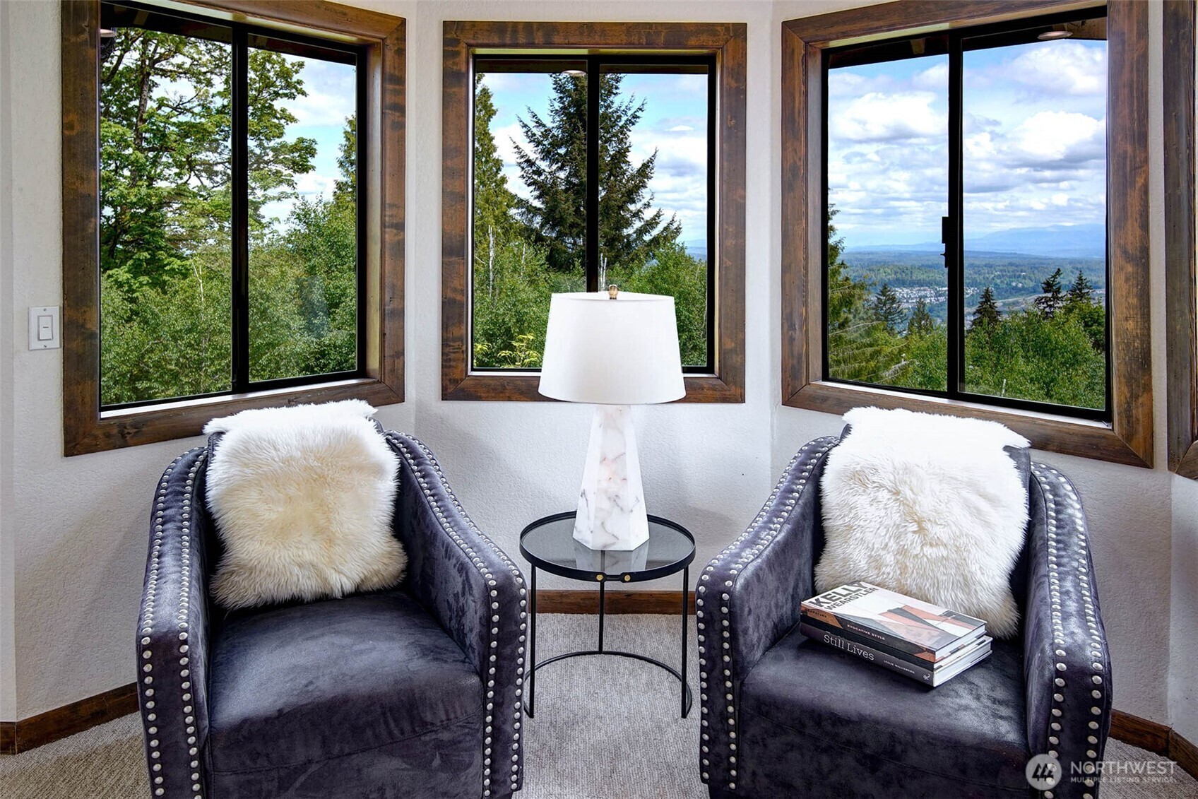 2120  Squak Mountain Loop SW  Issaquah WA 98027 photo