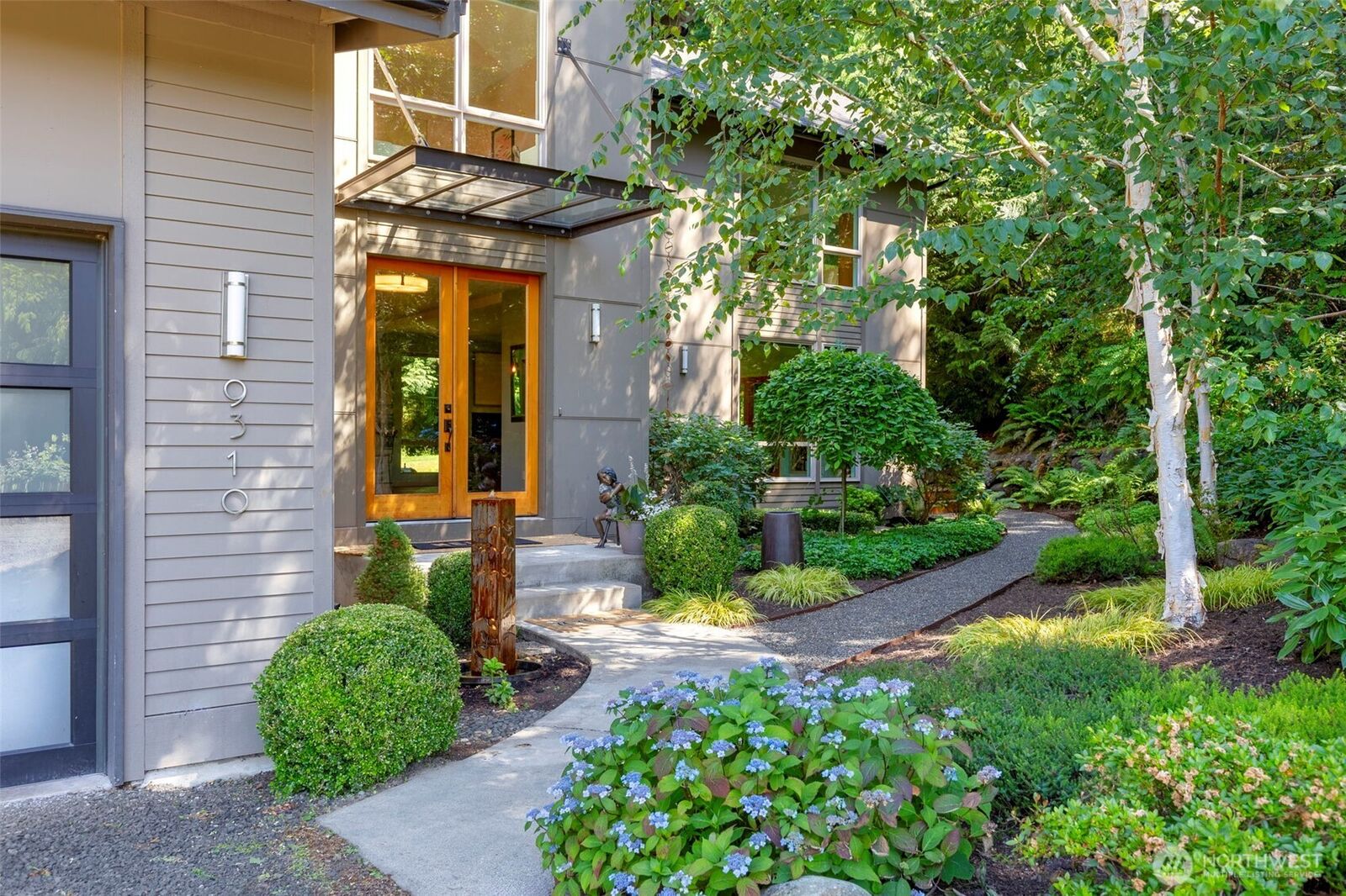 Property Photo: 9310 Hemlock Avenue NE WA 98110