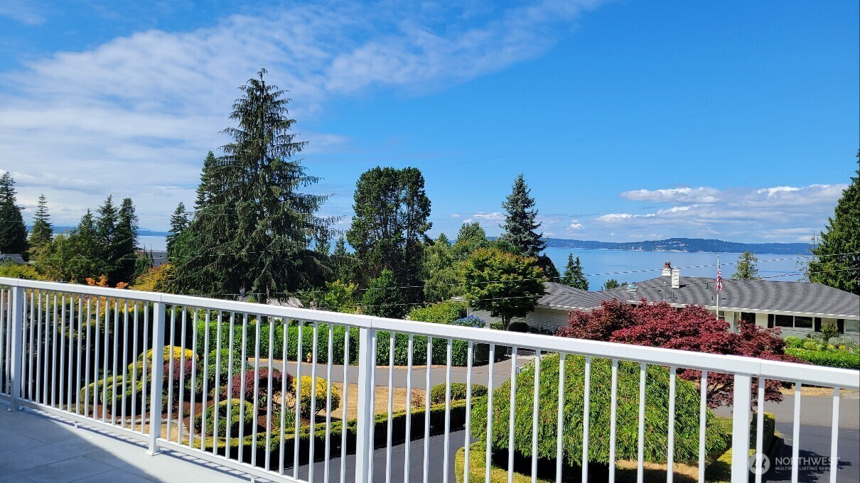 Property Photo: 8308 Frederick Place WA 98026