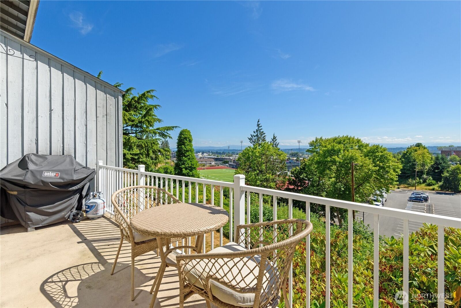 Property Photo:  3911  Wetmore Avenue 6B  WA 98201 