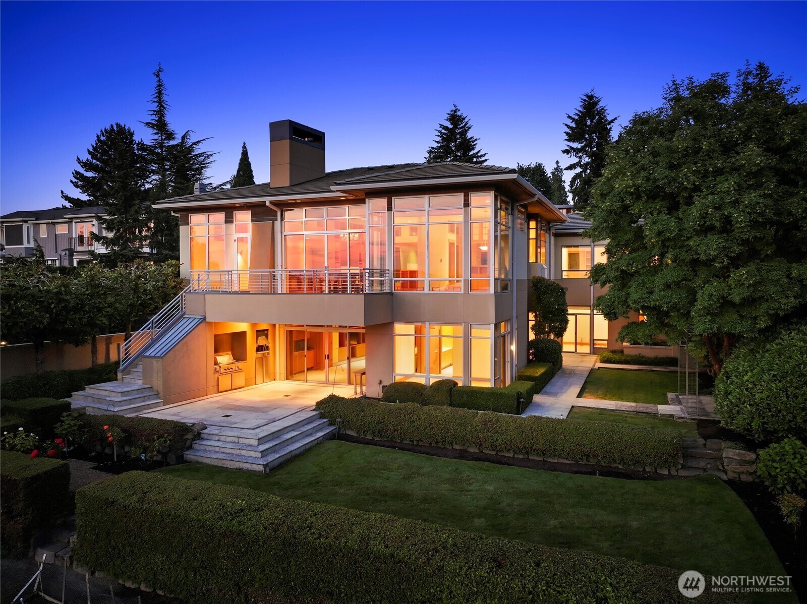 Property Photo: 5511 104th Avenue NE WA 98033