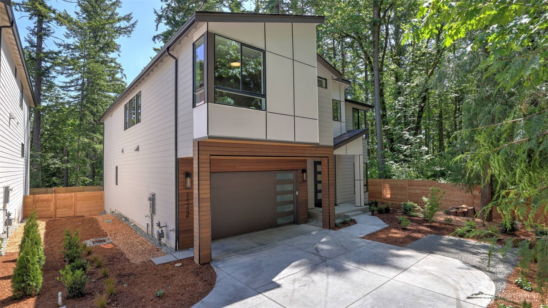 Property Photo: 1542 213th Court NE WA 98074
