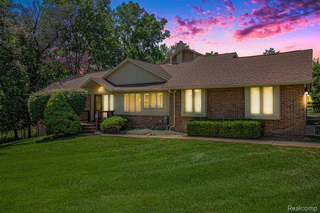 Property Photo: 5503 Walnut Circle W MI 48322